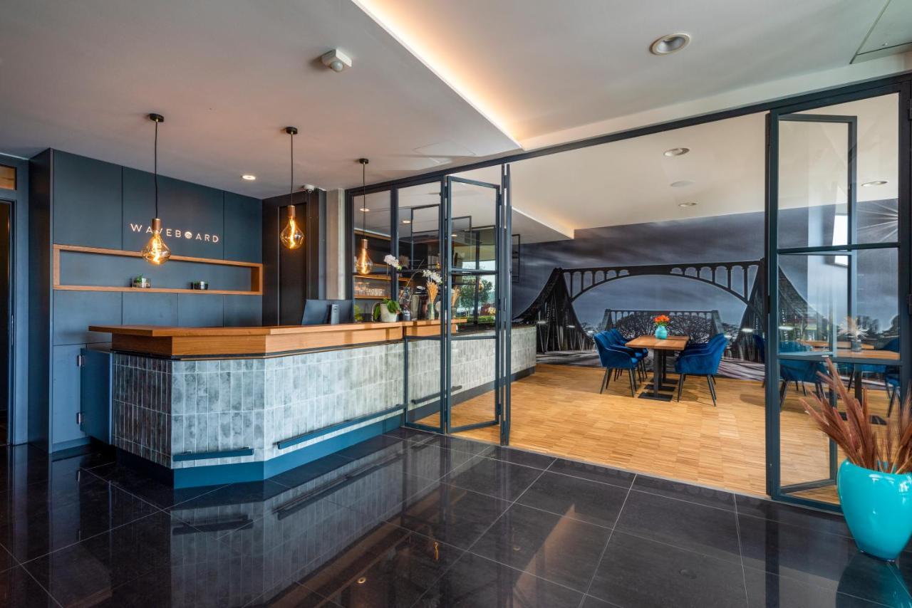 Waveboard Hotel & Boardinghouse Потсдам Екстериор снимка