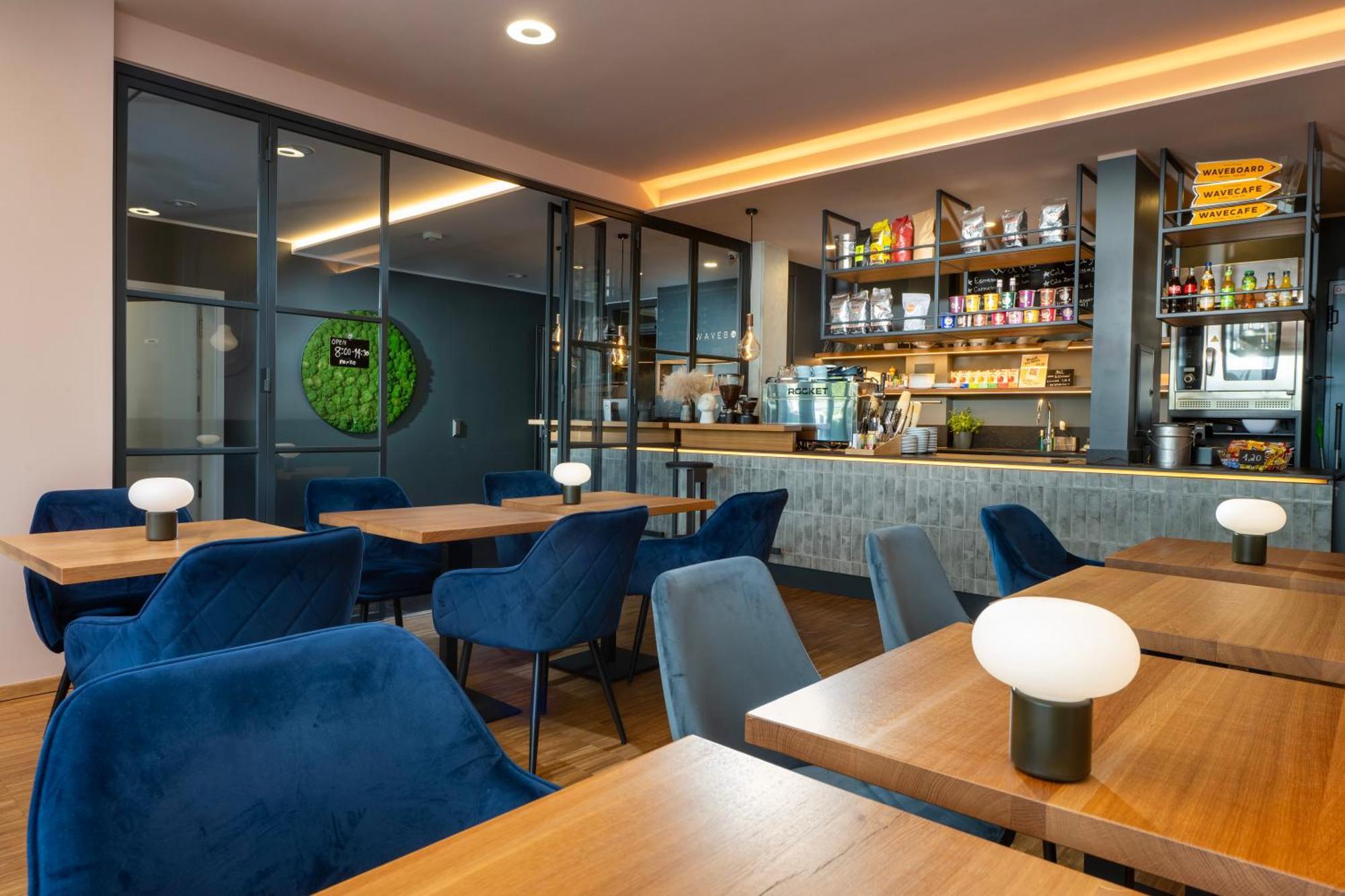 Waveboard Hotel & Boardinghouse Потсдам Екстериор снимка